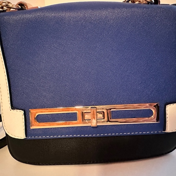 Handbag - Picture 4 of 5